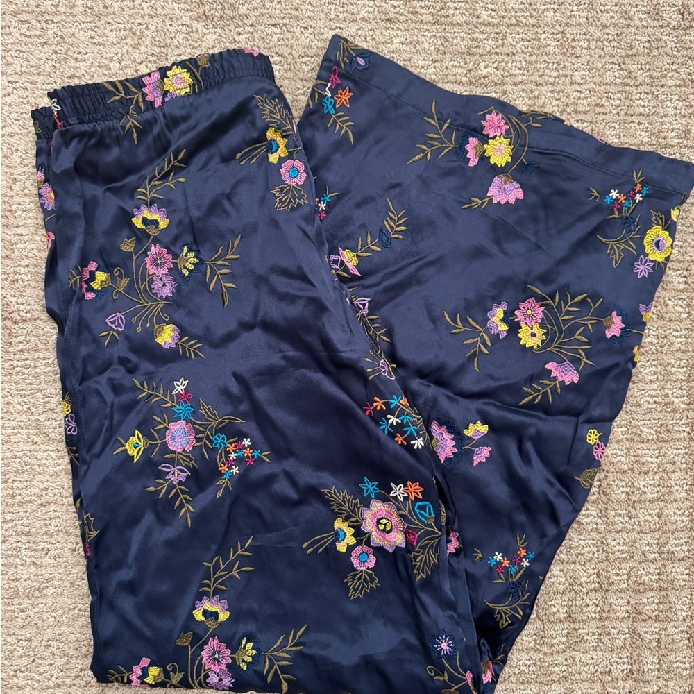 Johnny Was Embroidered Pajama Set - Picture 6 of 8